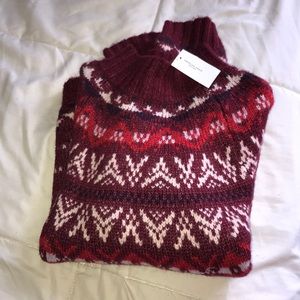 NWT AMERICAN EAGLE SWEATER!!!